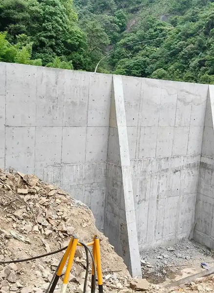 沧州新华区重力式挡土墙
